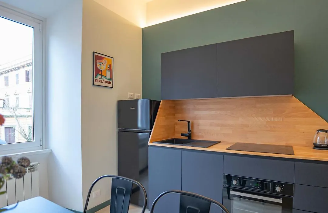 Easytopstay - Crescenzio Stylish Apartment-1