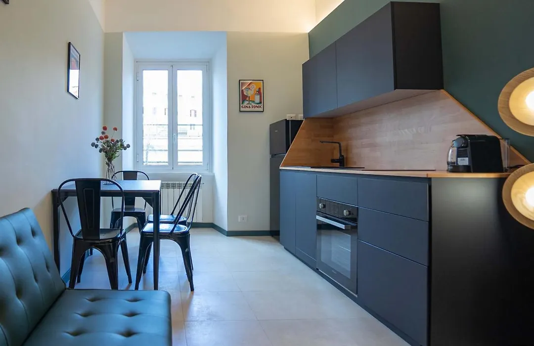 Easytopstay - Crescenzio Stylish Apartment-1