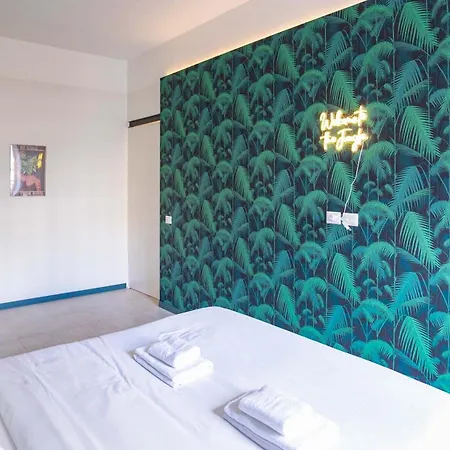 Easytopstay - Crescenzio Stylish Apartment-2